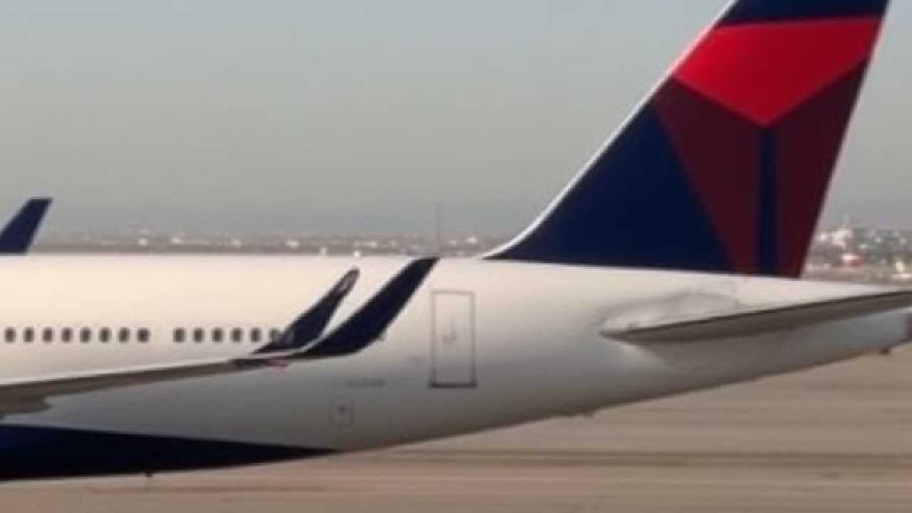 Delta Flight DL275 Diverted LAX